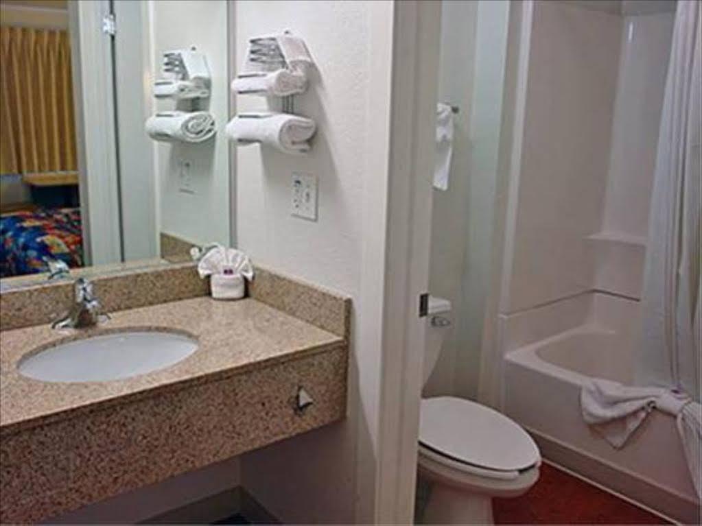 Estalagem Red Roof Phoenix- Midtown 2*